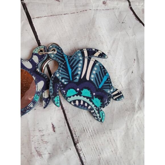 Vera Bradley Blue Island Medallion Turtle Bag Charm Keyring Mirror - Picture 6 of 7